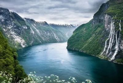 ​感恩的古诗词 表达心存感激的诗句(精选17句)