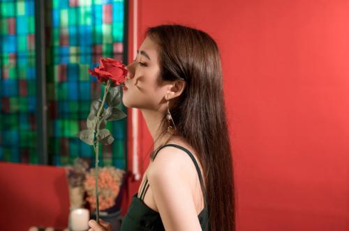 用激动写一段句子20字