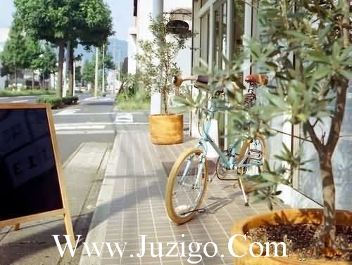 qq伤感孤独的说说带图片