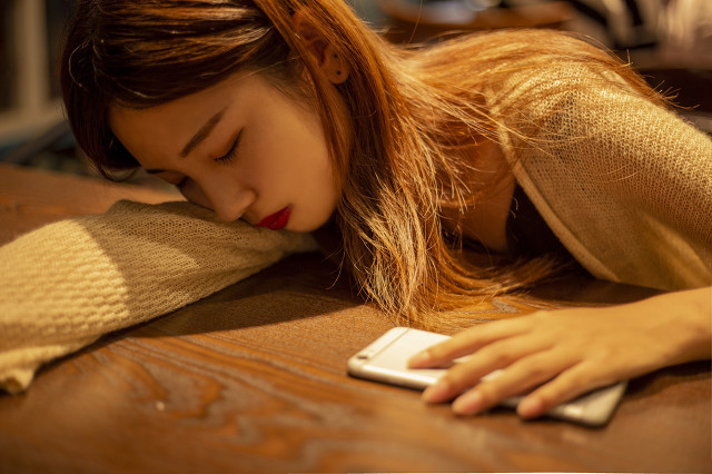 看透人心的迷茫的伤感句子 彻底看透一个人的说说