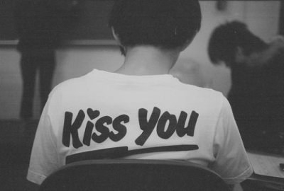 ​适合发朋友圈的句子（伤感说说看完哭了那种）