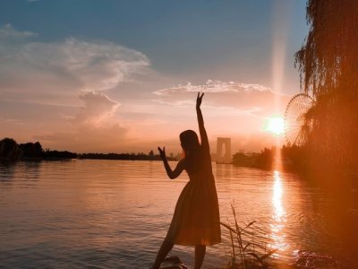 ​深夜失眠伤感的说说 适合深夜发的短句说说