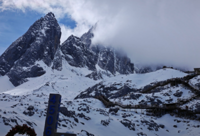 ​八字企业标语80句